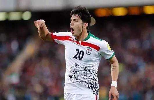 波斯波利斯客场领先被逼平，新帅加里多亚冠首秀憾取一分