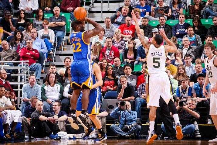 爵士客场终结勇士14连胜，戈贝尔17+18统治内线