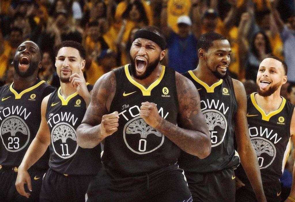 穆迪32分生涯夜，鹈鹕新帅开门黑