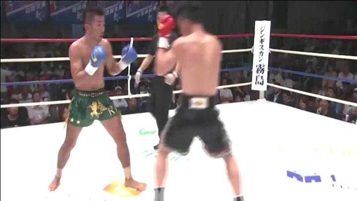 邱建良ONE冠军赛首秀点数憾负日本名将秋元皓贵