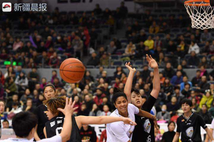 武桐桐孤勇难救主，新疆女篮遭广东横扫出局