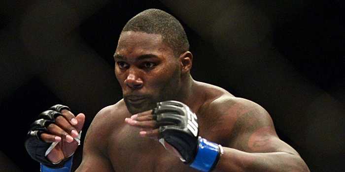 科米尔裸绞降服约翰逊成功卫冕