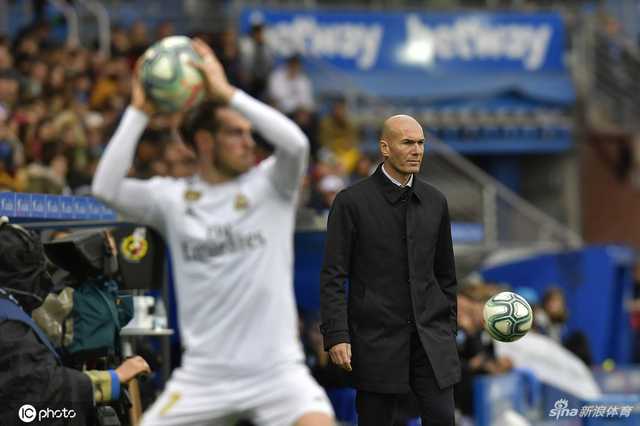 西甲-皇马3-2险胜阿拉维斯，姆巴佩破门但半场伤退