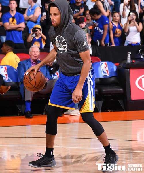 超级巨星之夜！库里杜兰特合砍65分 勇士客场屠龙迎5连胜