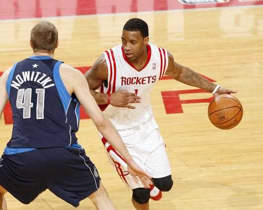 麦迪准绝杀封神！2005火箭客场113-111掀翻小牛